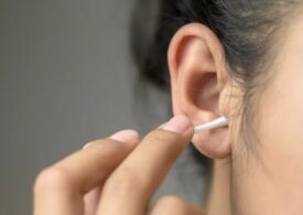 Massage Ear Wax