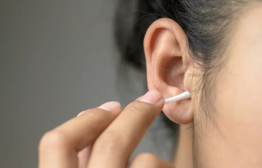 Massage Ear Wax